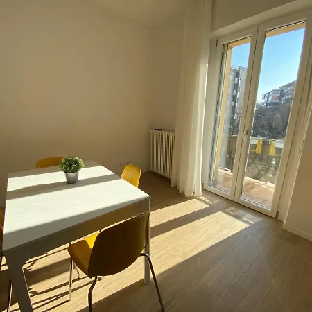 Eli - Royal Welcome Werona